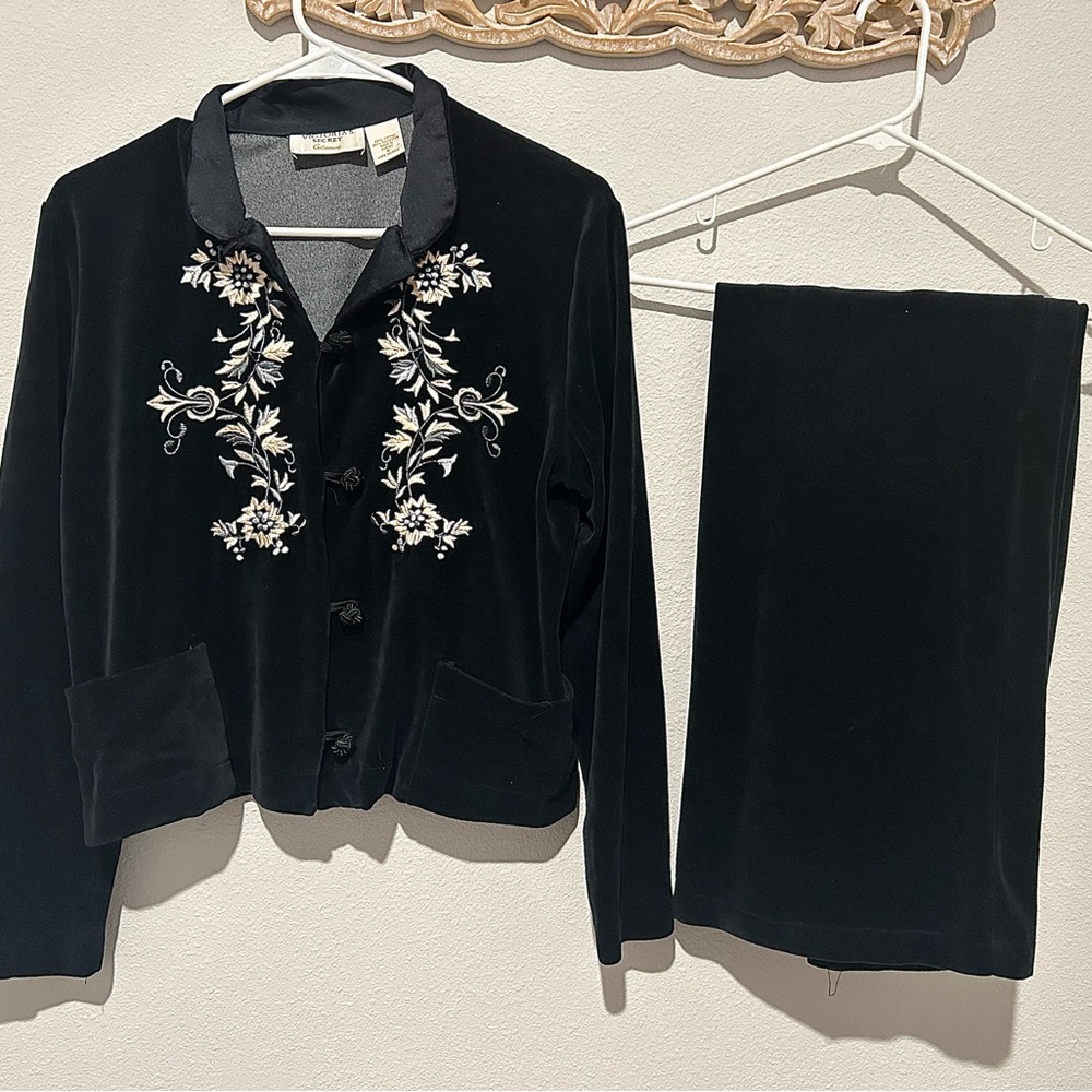 Vintage Victoria’s Secret colllection black embroidered velour pajama set